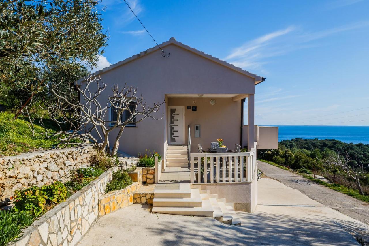 Villa Luana Vis Exterior photo