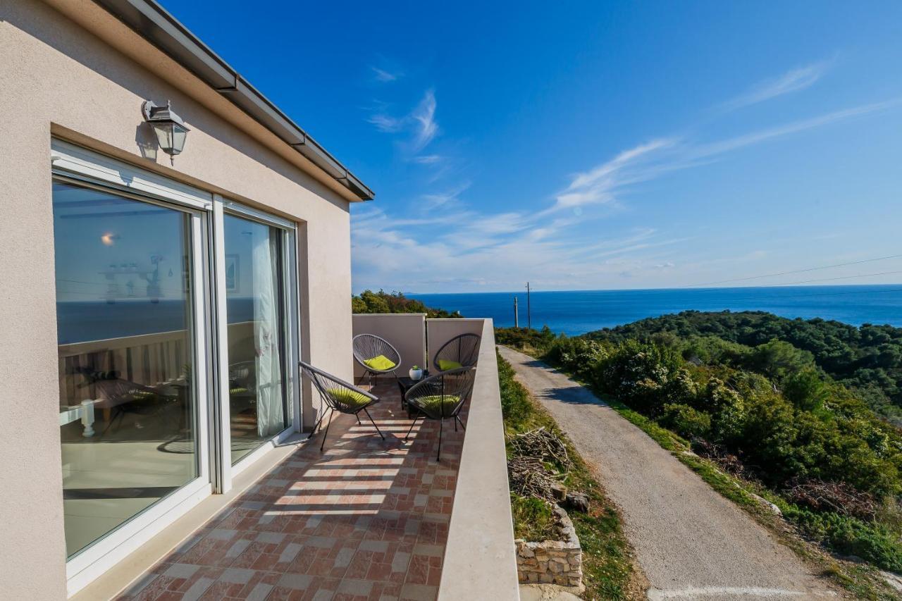 Villa Luana Vis Exterior photo