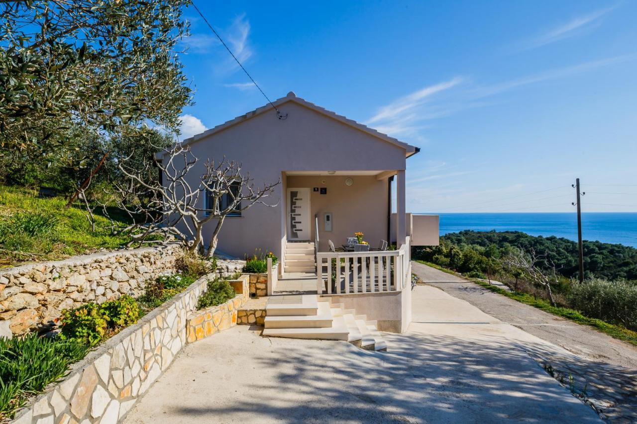 Villa Luana Vis Exterior photo