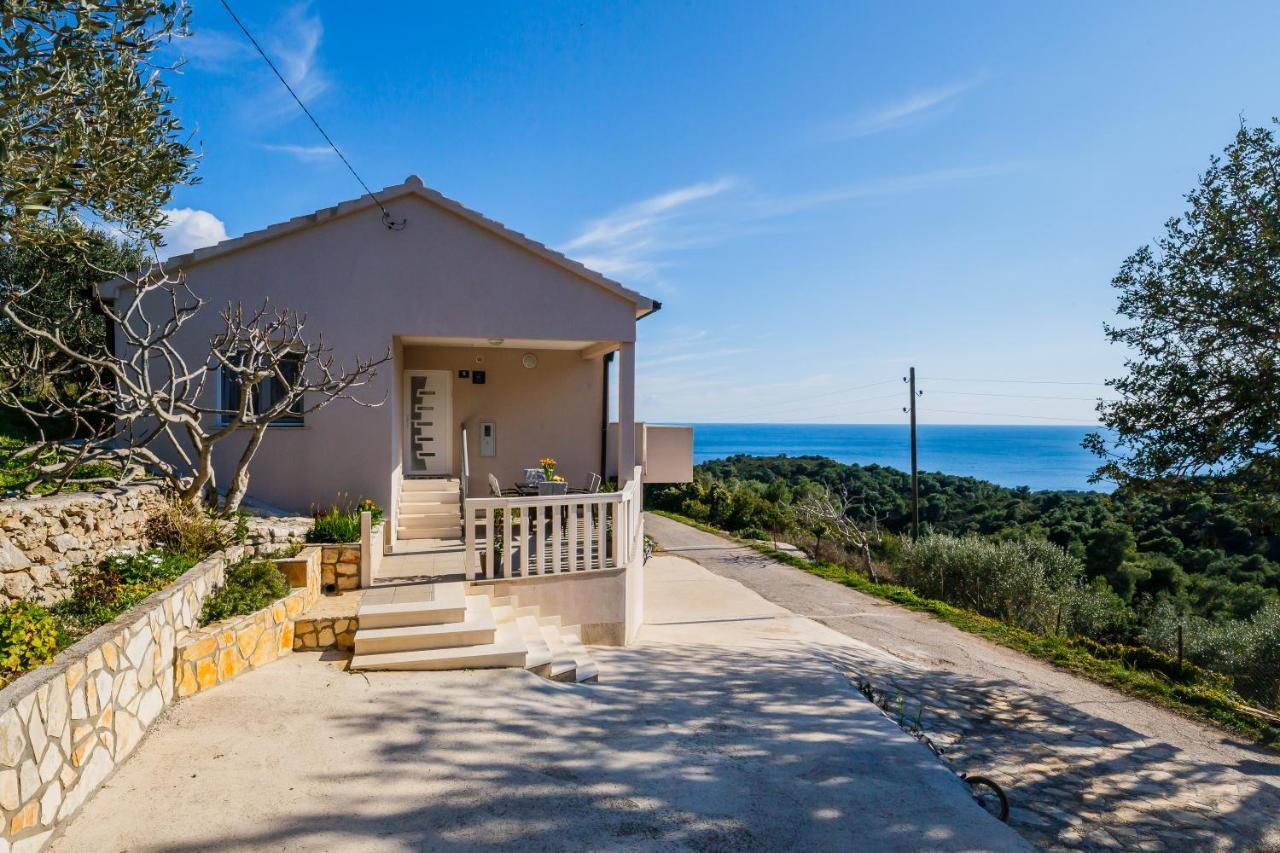 Villa Luana Vis Exterior photo