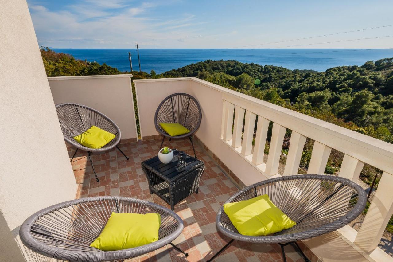Villa Luana Vis Exterior photo