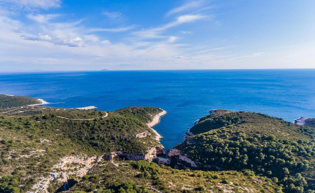 Villa Luana Vis Exterior photo